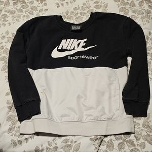 Nike Kids Black and Cream Crewneck Sweater
